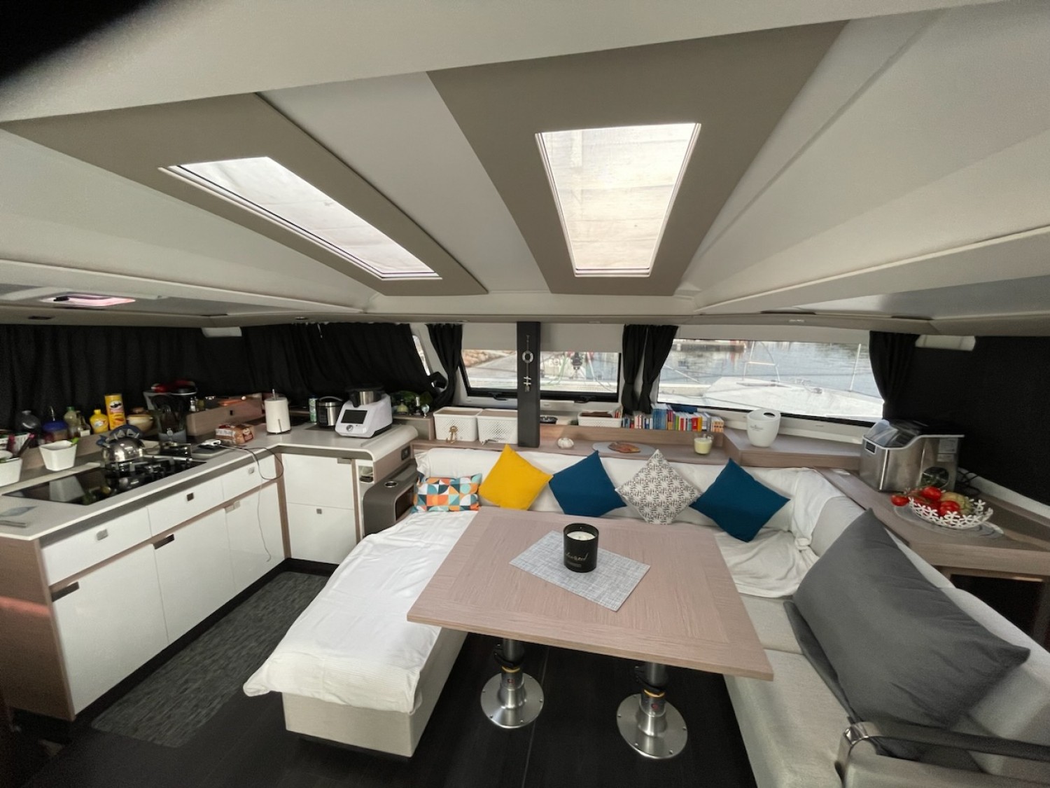 slider 6 Fountaine Pajot Elba 45